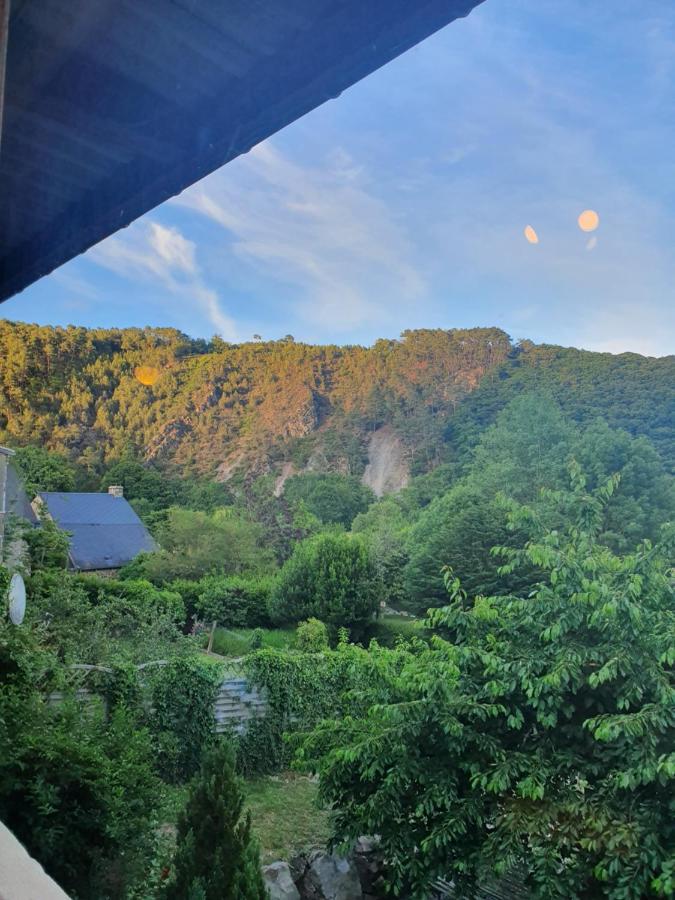 Le Bon Laboureur Hotel Saint-Léonard-des-Bois Buitenkant foto